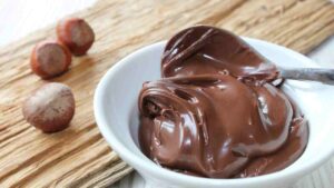 crema spalmabile alle nocciole
