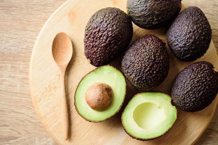 Mousse con cioccolato e avocado