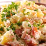 Insalata di patate, gamberi e ceci