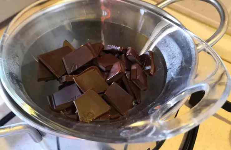 cioccolato sciolto a bagnomaria