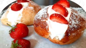 maritozzi alla panna e fragole