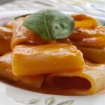 paccheri al sugo di pomodoro