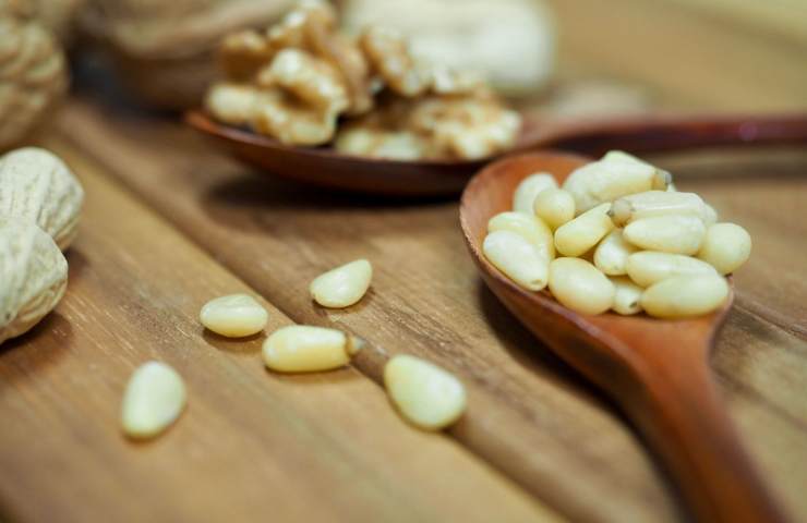 pinoli e noci