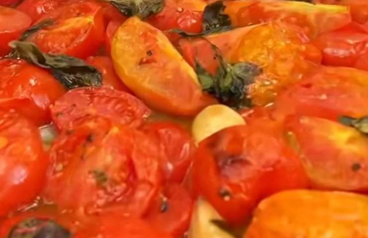 pomodori cotti al forno